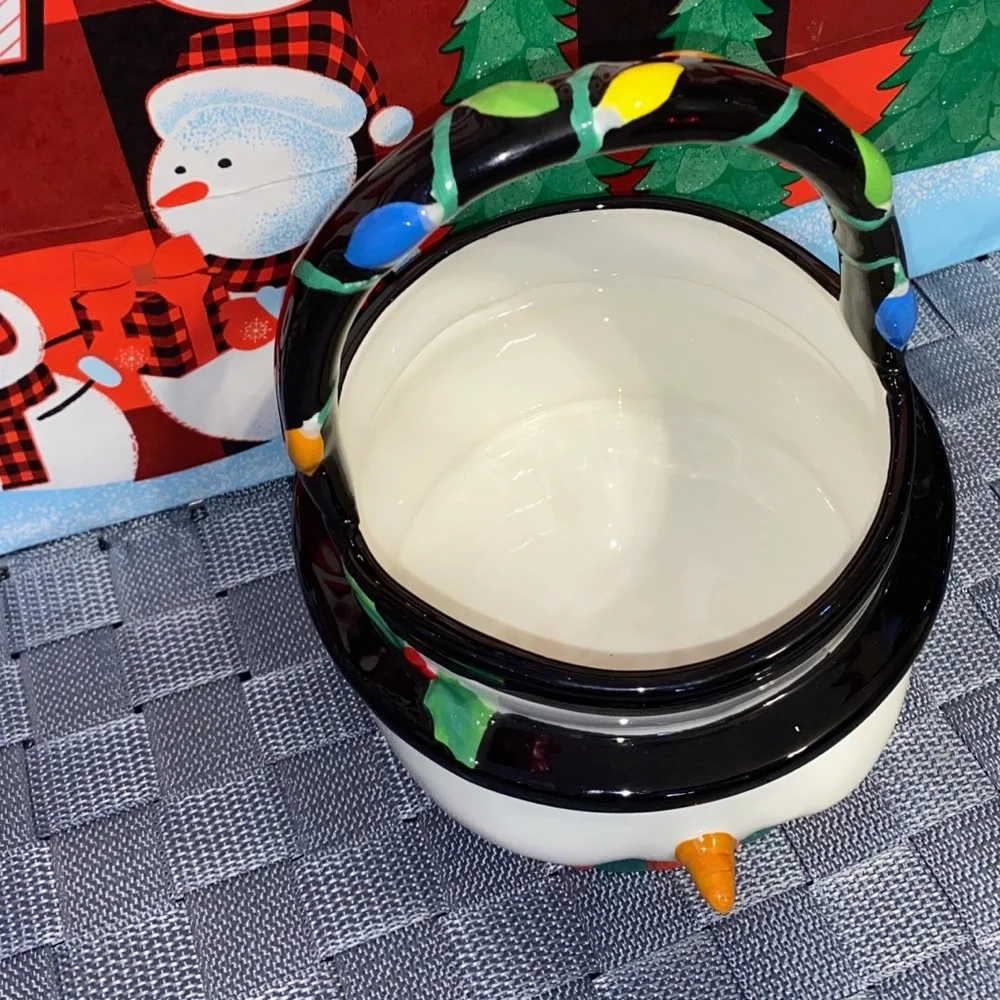 SUPER CUTE SNOWMAN CERAMIC BOWL WITH XMAS LIGHTS GOING ACROSS HANDLE